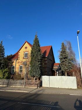Foto - Einfamilienhaus mit großem Grundstück und Nebengebäude