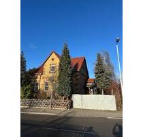Einfamilienhaus mit großem Grundstück und Nebengebäude - Bad Schmiedeberg