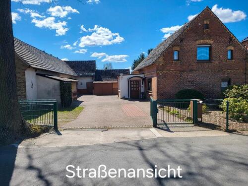 Foto - Einfamilienhaus mit großem Grundstück und viel Nebengelass