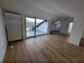 Foto - Dachgeschossapartment 1 Zimmer - 450,00 EUR Kaltmiete, ca.  34,00 m²