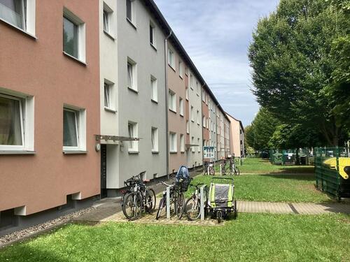 Foto - Teil-Renovierte 3-Zimmer-Wohnung ca. 63,18m² mit XL-Balkon in Hannover-Döhren verfügbar