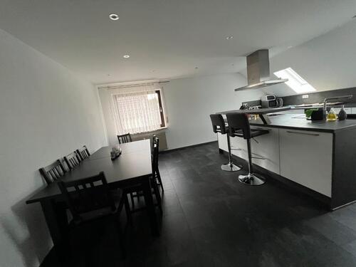 Foto - Moderne Wohnung mit Dachgeschoss, Balkon, Terrasse und Garten