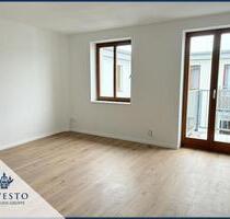 Frisch renovierte 2-Zimmer-Dachgeschosswohnung mit Balkon, EBK & modernem Bad - perfekt für Azubis - Magdeburg Leipziger Straße