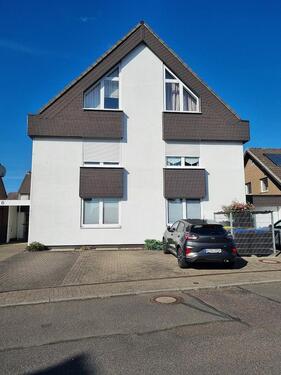 Foto - Erdgeschoss-Wohnung in drei Familienhaus mit Garten und Garage
