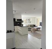 Traum-Wohnung (100m²) in Wildberg: Terrasse, EBK, sep. Eingang