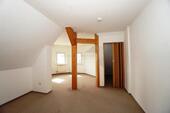 Foto - Gemütliche 2-Zimmer-Wohnung mit Tageslichtbad und Sichtbalken