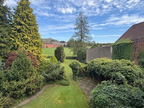 Foto - Wunderschön gelegenes Einfamilienhaus mit einem riesigem Garten