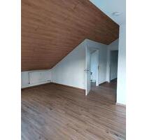 Wohnung 4 Zimmer gemütliche Dachgeschosswohnung - Laudenbach