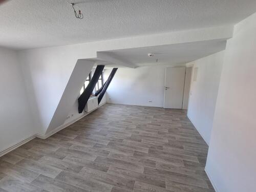 Foto - 2-Zimmer-Dachgeschosswohnung - 370,00&nbsp;EUR Kaltmiete, ca.&nbsp; 57,00&nbsp;m&sup2;