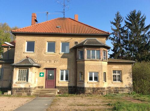 Foto - Bahnhof mit großem Grundstück und viel Entwicklungspotenzial