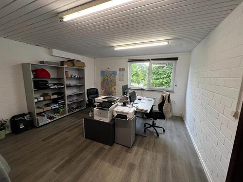 Foto - Helle Bürofläche 20 m² – Optional verfügbar Lager Tolle Gewerbehalle mit 100 m²
