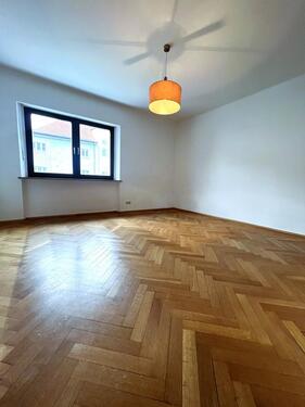 Foto - Großzügige 3-Zimmer-Wohnung mit Garage und EBK
