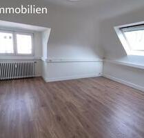 Ab sofort - WG Zimmer 18,40 m2, in großer DG-Wohnung - im Zentrum von Lörrach