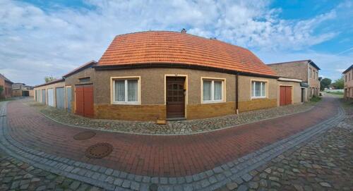 Foto - Haus mitten in der Stadt. Sanierungsobjekt für Jung oder Alt