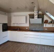 ❤️ Schöne Dachgeschosswohnung + EBK + Balkon zu vermieten - Pfaffenhofen an der Ilm