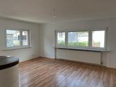 Foto - Renovierte Wohnung mit 4 Zimmern, Kamin, Terrasse, Garten und EBK