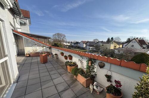 Foto - Balkon, Terrasse dazwischen eine Wohnung