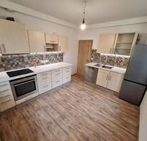 2,5 Zimmer Wohnung in Burgstädt zu vermieten, EBK, Obergeschoss