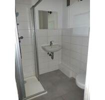 Umzugsbonus... 2 Monate kaltmietfrei!! Großzügige 2 Raumwohnung im 1. OG mit Dusche + Balkon - Schöneck/Vogtland