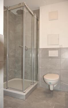 Foto - ERSTBEZUG NACH SANIERUNG!! frisch sanierte helle Singlewohnung mit Aufzug und Wintergarten