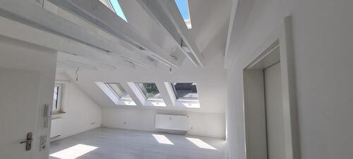 Foto - Lichtdurchflutete 2 Zimmer DG Wohnung in HerpersdorfWorzeldorf