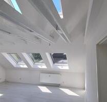 Lichtdurchflutete 2 Zimmer DG Wohnung in HerpersdorfWorzeldorf - Nürnberg Katzwang