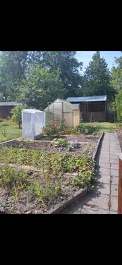 Foto - Schöner Garten mit großer Laube