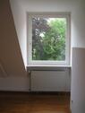 Foto - Helle 2 Zi - DG - Wohnung, mit Wohnküche u. EBK, ab Juli frei