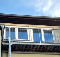 Zweiraumwohnung mit Balkon und Wohnküche unterm Dach - Weimar