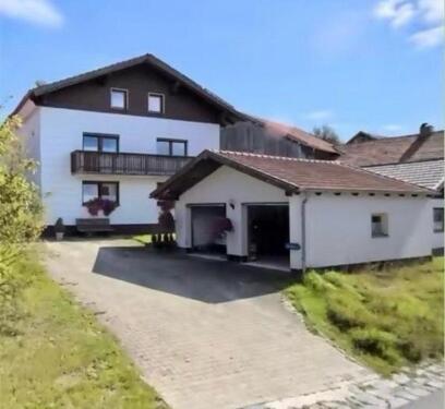 Foto - Zweifamilienhaus in sonniger Lage mit viel Potential