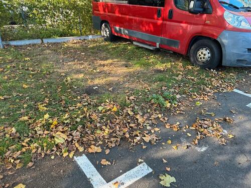 Foto - Parkplatz Stellplatz für Auto, Wohnmobil, Motorrad oder Boot