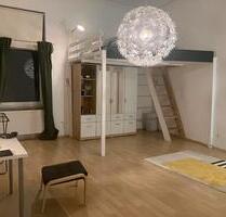 Großes 35qm WG-Zimmer mit 4 m hohen Decken, frei ab 15.04.26 - Wiesbaden