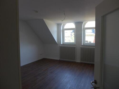 Foto - 4-Zimmer-Wohnung zur Miete - 1.200,00&nbsp;EUR Kaltmiete, ca.&nbsp; 96,00&nbsp;m&sup2;