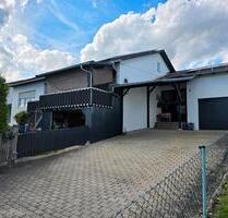 Einfamilienhaus in ruhiger Siedlungslage mit Garten und Garage - Postau