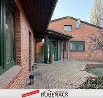 Ruhiges Wohnen auf dem Land: Großzügige Doppelhaushälfte in Liebenau