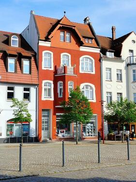 Foto - Wohnhaus Geschäftshaus Komplex mit Garten Zentrale Marktlage