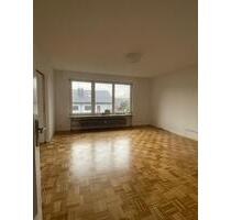 3-Zimmer Wohnungen, im EG (leer) und im OG möbliert - Stuttgart Bad Cannstatt