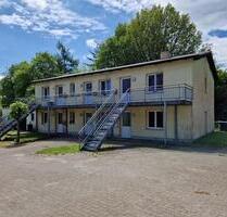 Nur für Senioren: 1-Zimmer-Erdgeschosswohnung mit Terrasse in ruhiger, grüner Lage in Schleswig