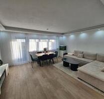 Attraktive 4 Zimmer Wohnung mit Balkon, Garten und Garage - Karlskron