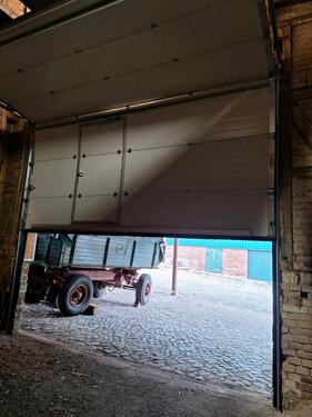 Foto - Große Halle zu vermieten - 610,00 EUR Kaltmiete,