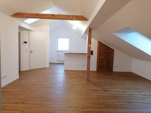 Foto - Neu ausgebaute, energetisch sanierte Dachgeschosswohnung