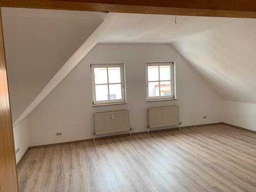 Foto - gemütliche, lichtdurchflutete 3-Zimmer Wohnung mit großer Küche im Stadtzentrum ab sofort