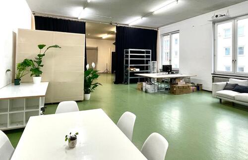 Foto - Schreibtischplatz im Glockenbachviertel mit Studio Mitbenutzung