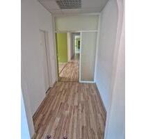 Büro oder Praxisräume - 997,00&nbsp;EUR Kaltmiete, ca.&nbsp; 134,00&nbsp;m&sup2; in Bad Berneck im Fichtelgebirge (PLZ: 95460)