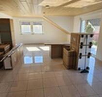 Helle Wohnung 2 Räume Schräg - 1.100,00&nbsp;EUR Kaltmiete, ca.&nbsp; 97,00&nbsp;m&sup2; in Remseck am Neckar (PLZ: 71686)