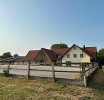 Pferdehof- Wohnhaus mit 6 Boxen und Offenstall - Ilshofen