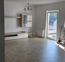 Haiger-Fellerdilln: Schöne 3 ZKB Wohnung mit Stellplatz und Balkon