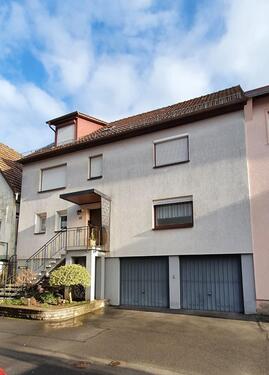 Foto - Wohnhaus in Hettingen, Garten, 2x Garagen, Nebengebäude, Keller