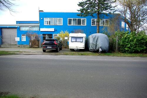 Foto - Parkplatz Außen Stellplatz für PKW, Wohnwagen, Wohnmobil, A23