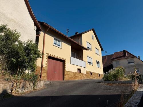 Foto - ✨ Freistehendes Zweifamilienhaus mit Scheune und Gärten -Dainbach